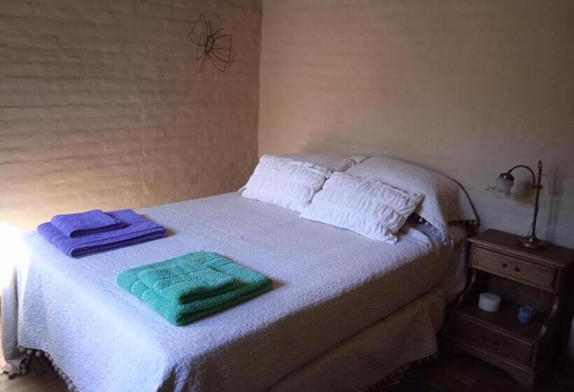 بنسيون Casa Los Trinos