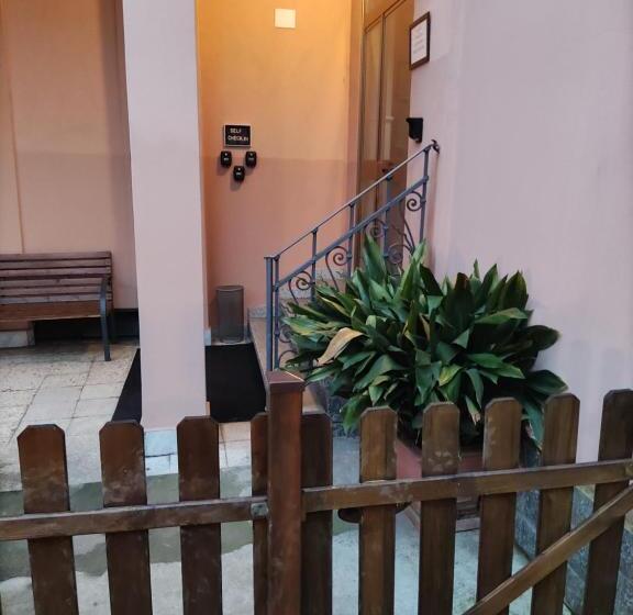 بنسيون Hostal D Annunzio House