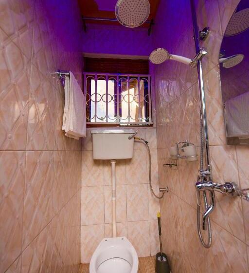 پانسیون De Guest Cave