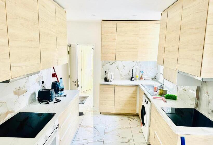 ペンション Fosse Luxurys