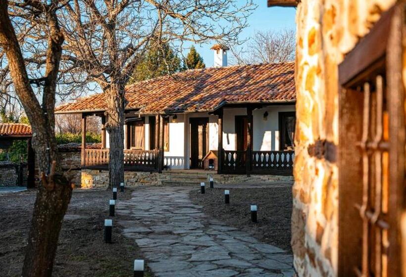 פנסיון Complex Arbanashki Style Panoramic View With Summer And Winter Terrace, Sauna, Children S And Adult