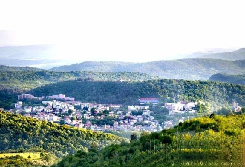 פנסיון Complex Arbanashki Style Panoramic View With Summer And Winter Terrace, Sauna, Children S And Adult