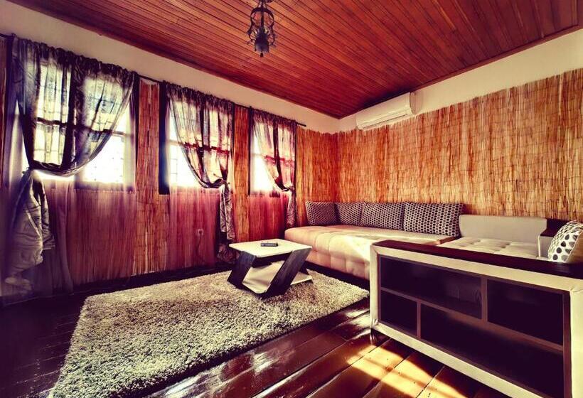 پانسیون Complex Arbanashki Style Panoramic View With Summer And Winter Terrace, Sauna, Children S And Adult