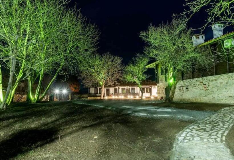 פנסיון Complex Arbanashki Style Panoramic View With Summer And Winter Terrace, Sauna, Children S And Adult