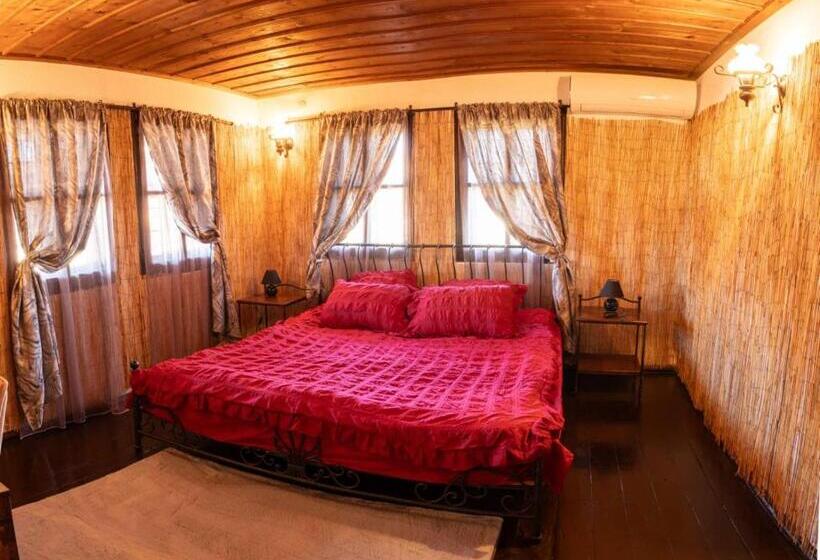 פנסיון Complex Arbanashki Style Panoramic View With Summer And Winter Terrace, Sauna, Children S And Adult