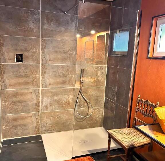 بنسيون La Grange Aux Hirondelles   Chambre Atelier