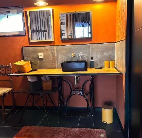 بنسيون La Grange Aux Hirondelles   Chambre Atelier