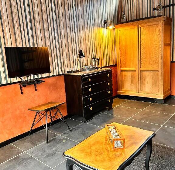 بنسيون La Grange Aux Hirondelles   Chambre Atelier