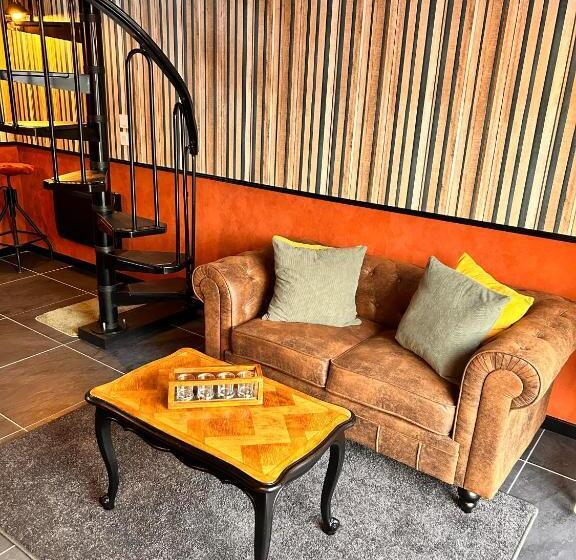 بنسيون La Grange Aux Hirondelles   Chambre Atelier