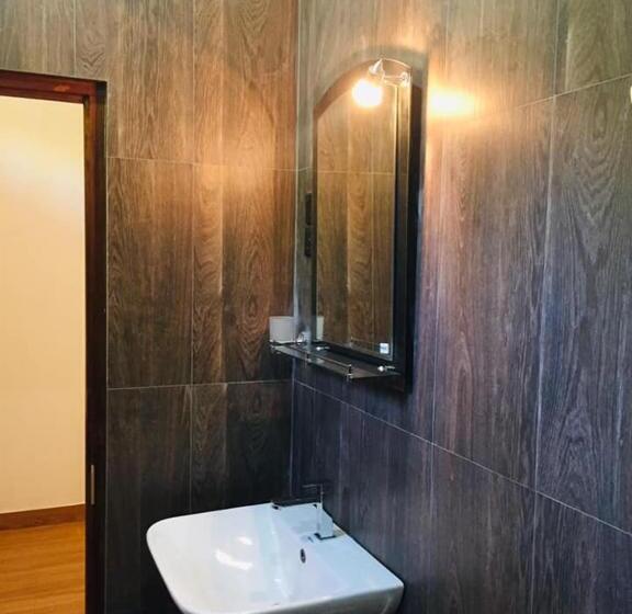 Пансион Langama Thena   New Town