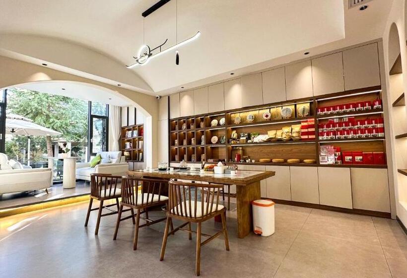 پانسیون Lijiang Painted Mountain Cloud House Boutique B&b