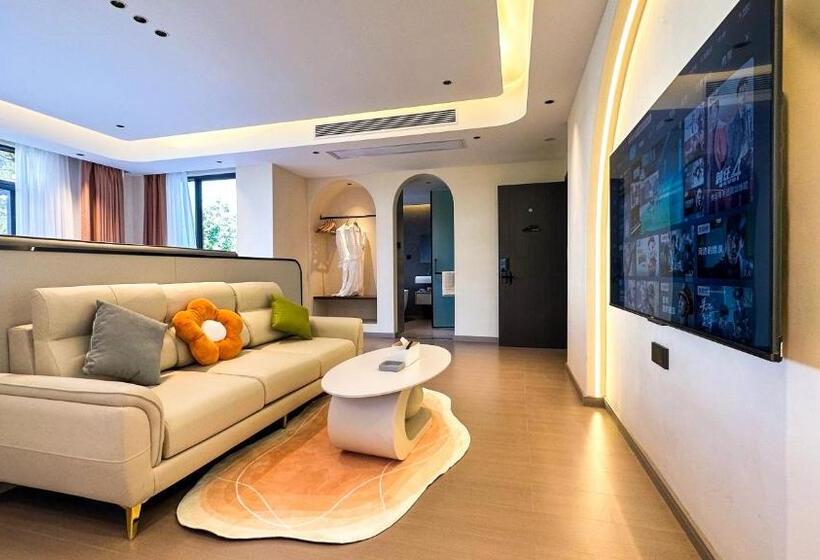 پانسیون Lijiang Painted Mountain Cloud House Boutique B&b