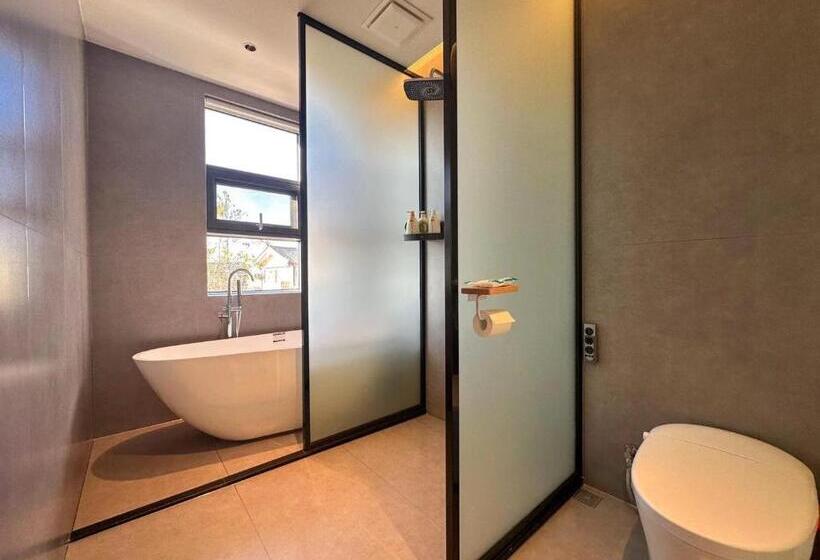 پانسیون Lijiang Painted Mountain Cloud House Boutique B&b