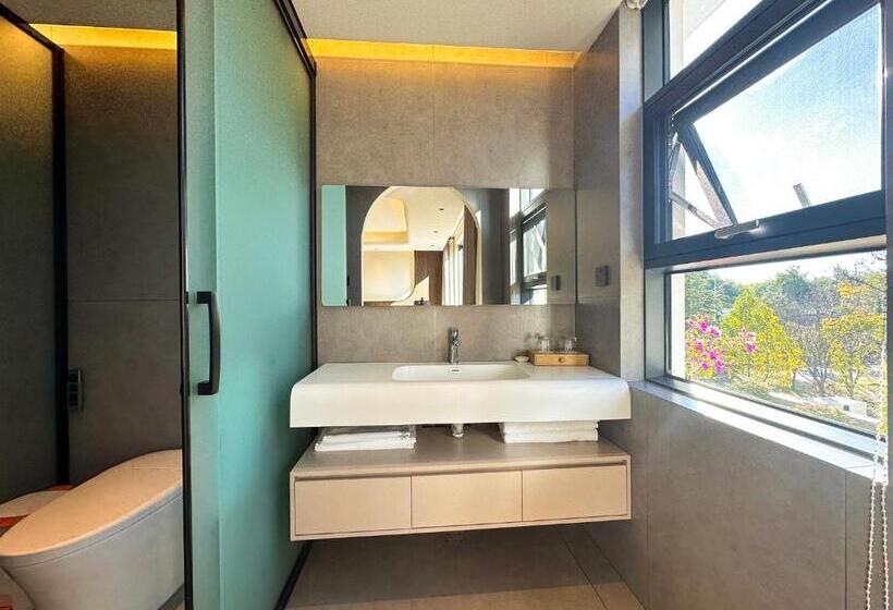 پانسیون Lijiang Painted Mountain Cloud House Boutique B&b