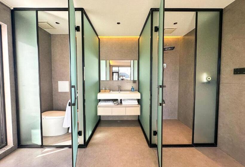 پانسیون Lijiang Painted Mountain Cloud House Boutique B&b