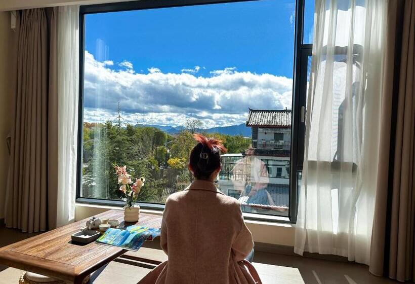 پانسیون Lijiang Painted Mountain Cloud House Boutique B&b