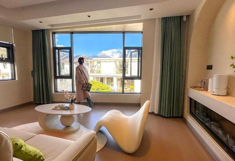 پانسیون Lijiang Painted Mountain Cloud House Boutique B&b