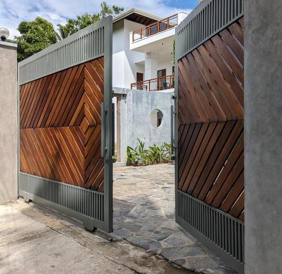 Пансион Losu Polhena