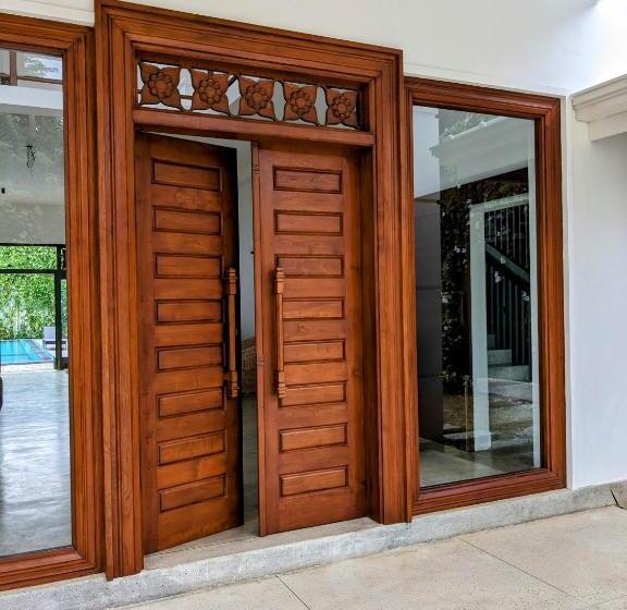 Пансион Losu Polhena