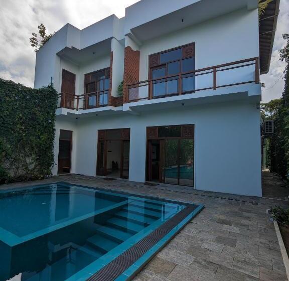 Пансион Losu Polhena