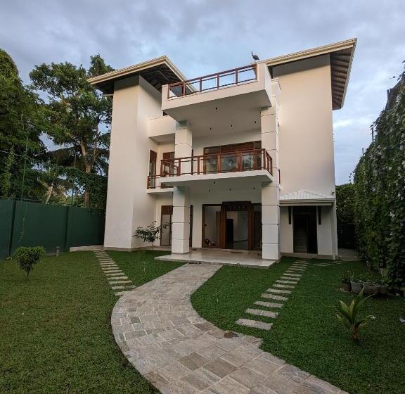 Пансион Losu Polhena