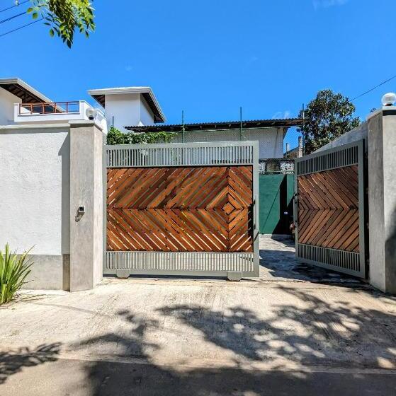 Пансион Losu Polhena