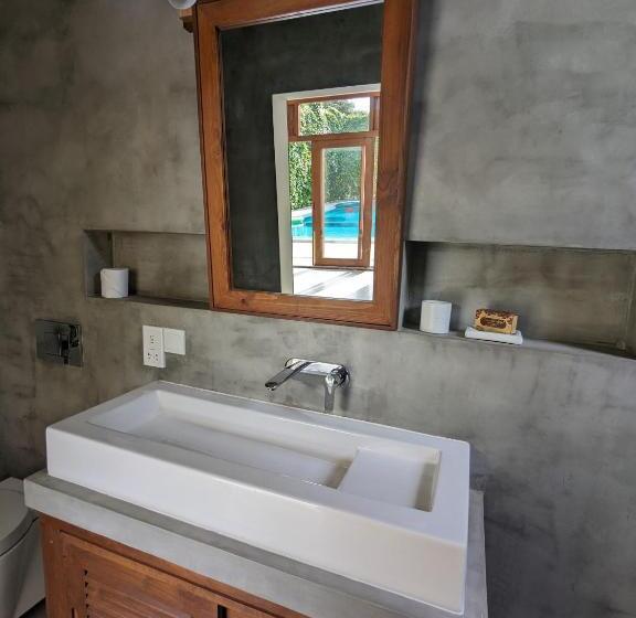 Пансион Losu Polhena