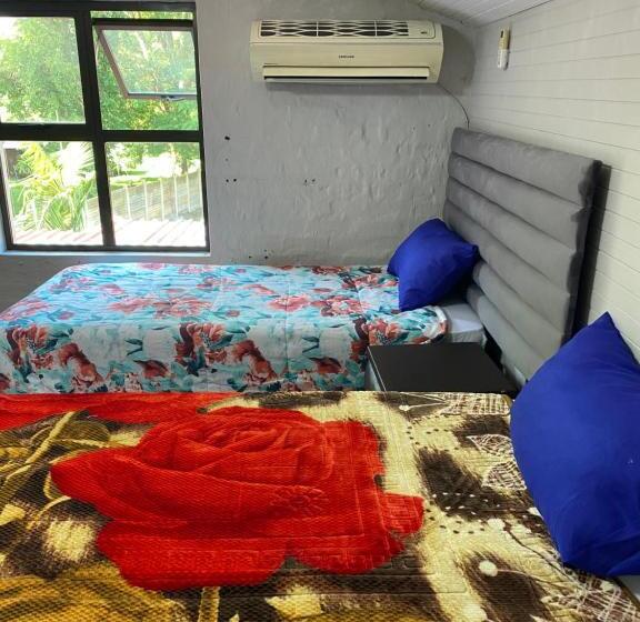 بنسيون M D J Hayfields Guest House