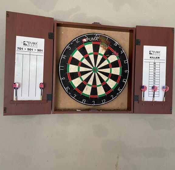 بنسيون M D J Hayfields Guest House