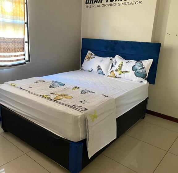 بنسيون M D J Hayfields Guest House