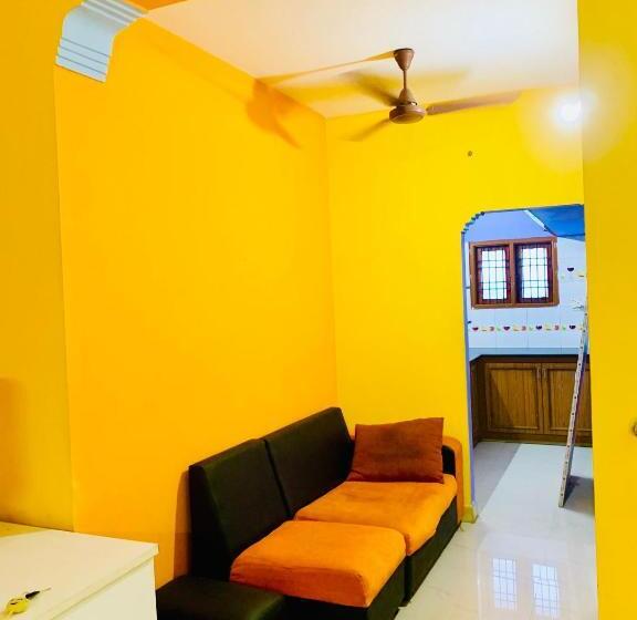 پانسیون Ramkarthik Villa Guest House