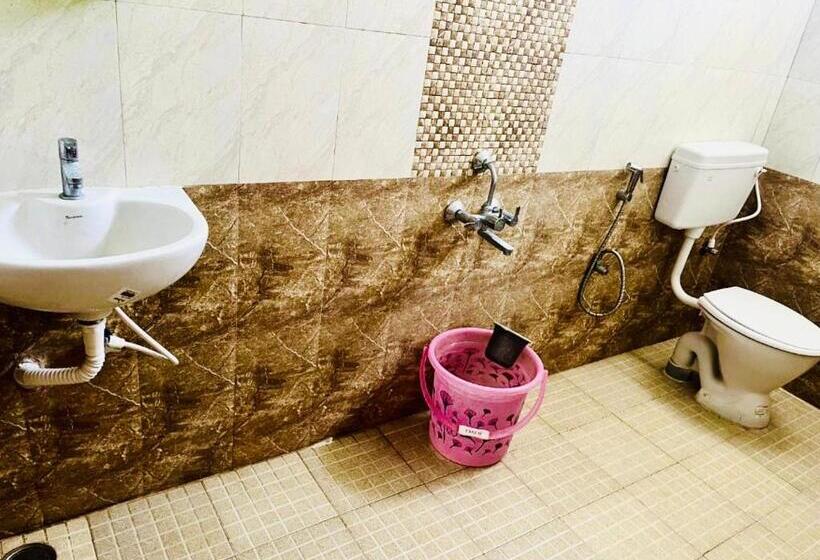 پانسیون Ramkarthik Villa Guest House