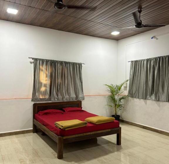 פנסיון Ronny’s Beach Cottage