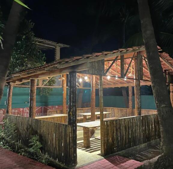 פנסיון Ronny’s Beach Cottage