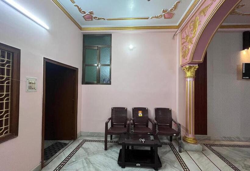 פנסיון Trilok Residency   Dashashwamedh Varanasi