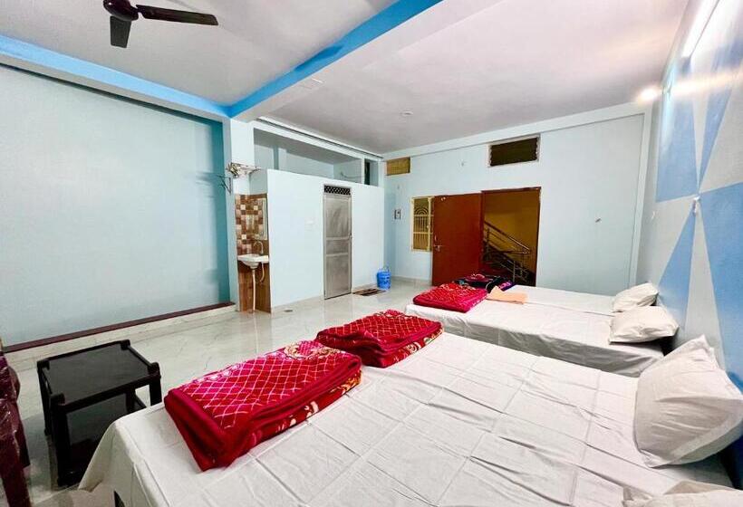 פנסיון Trilok Residency   Dashashwamedh Varanasi