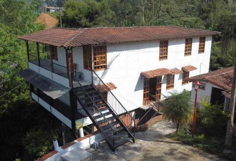 ペンション Xplora Hostel