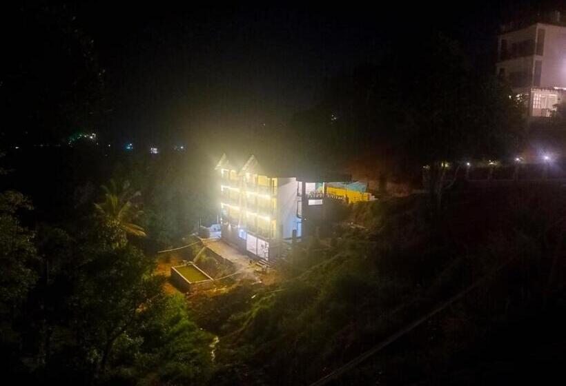 منتجع Munnar Misty Blow