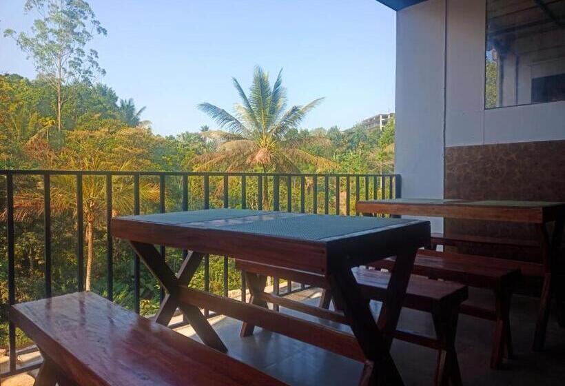 منتجع Munnar Misty Blow