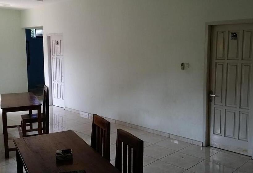 Spot On 93530 Sawang Sana Motel Syariah