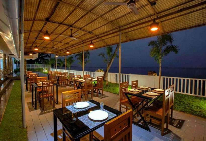 Vembanad Village Backwater Resort