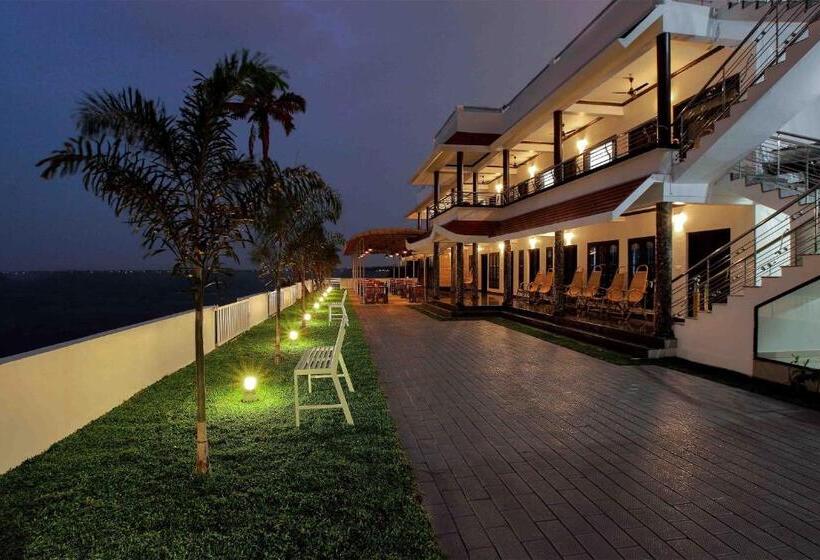 Vembanad Village Backwater Resort