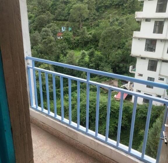 Abuzz Oxfordcaps Chanakya Hostel Solan