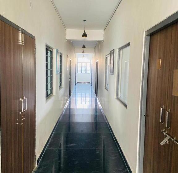 ユースホステル Abuzz Oxfordcaps Cedar Homes