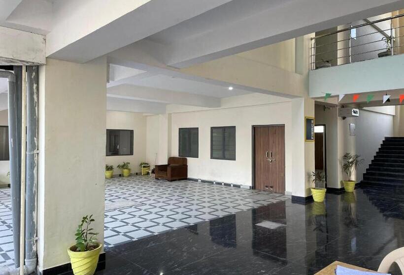 ユースホステル Abuzz Oxfordcaps Cedar Homes