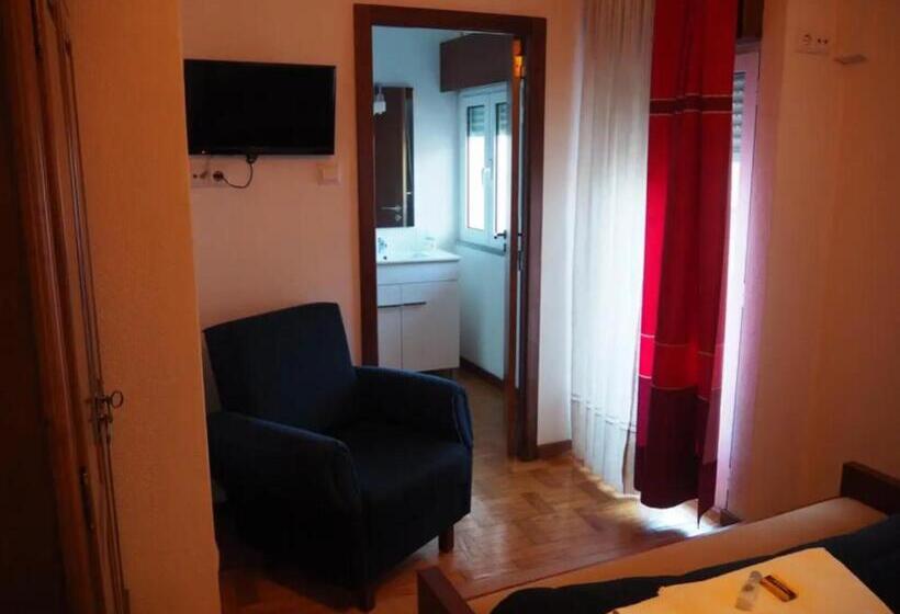 הוסטל Monte Carlo   Restaurante E Alojamento Local