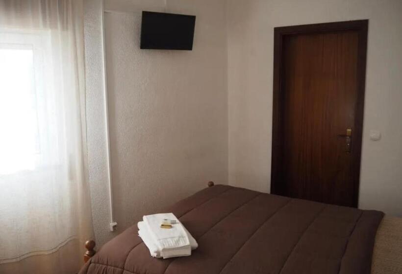 הוסטל Monte Carlo   Restaurante E Alojamento Local