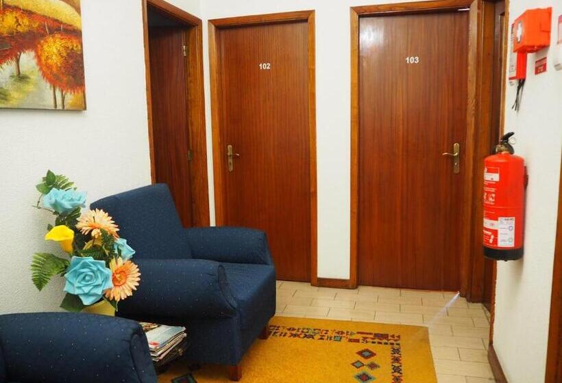 הוסטל Monte Carlo   Restaurante E Alojamento Local