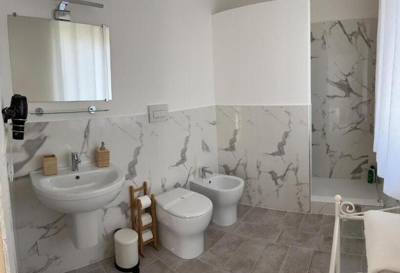 住宿加早餐  Flora