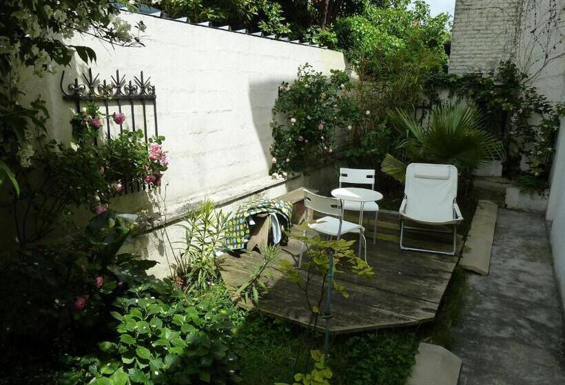 تختخواب و صبحانه Maison Des Peupliers